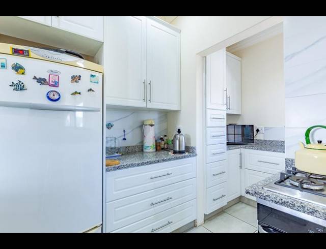 2 BEDROOM APARTMENT FOR SALE IN HOWICK NORTH